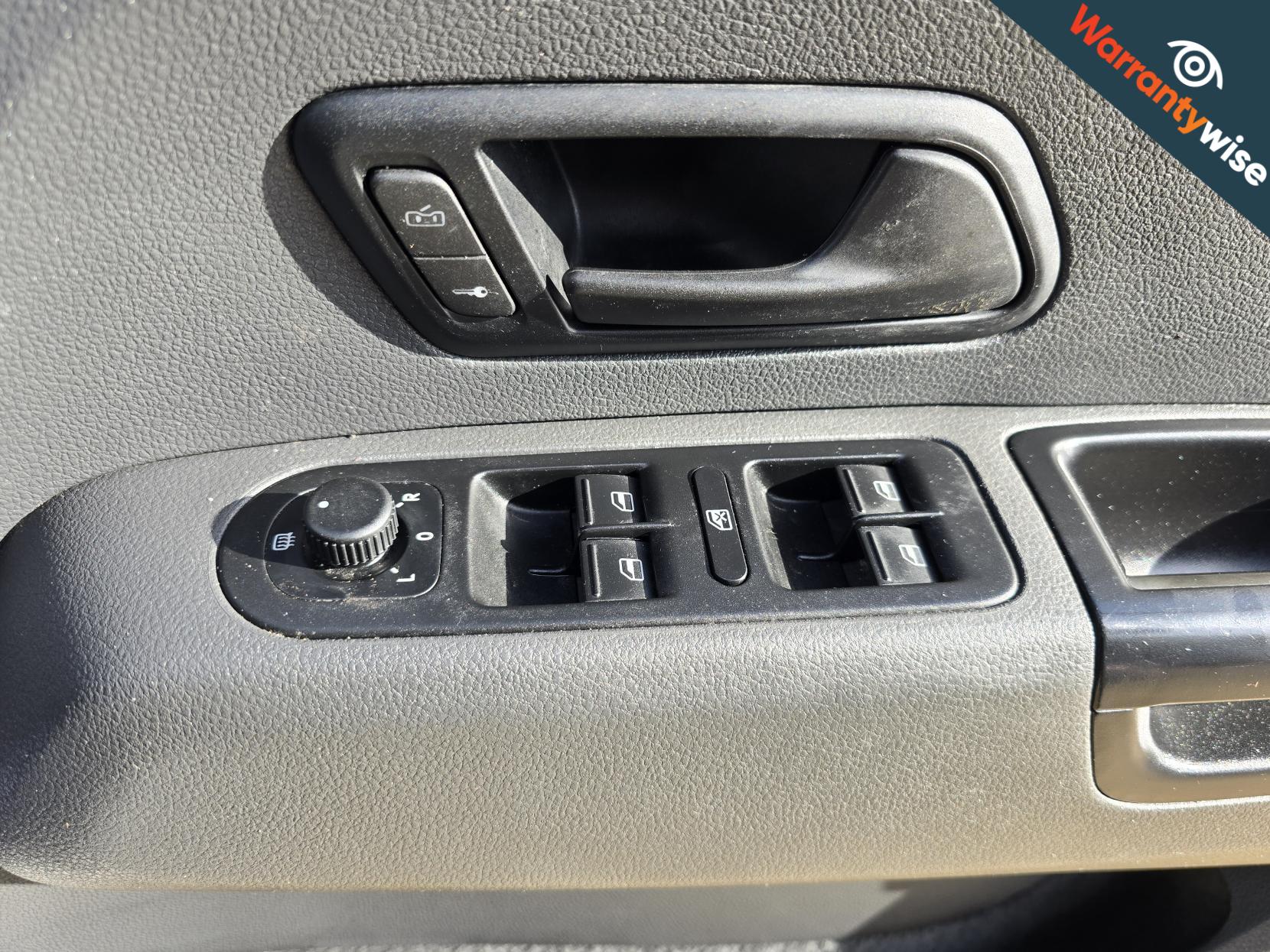 Volkswagen Amarok 2.0 TDI Startline Pickup Double Cab 4dr Diesel Manual 4Motion Selectable Euro 5 (140 ps)