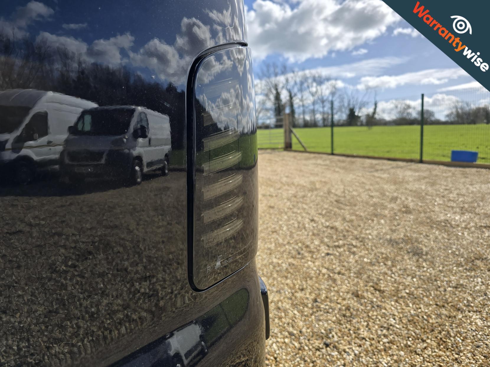 Volkswagen Transporter 2.0 BiTDI T32 Highline Panel Van 4dr Diesel DSG L1 H1 (214 g/km, 178 bhp)