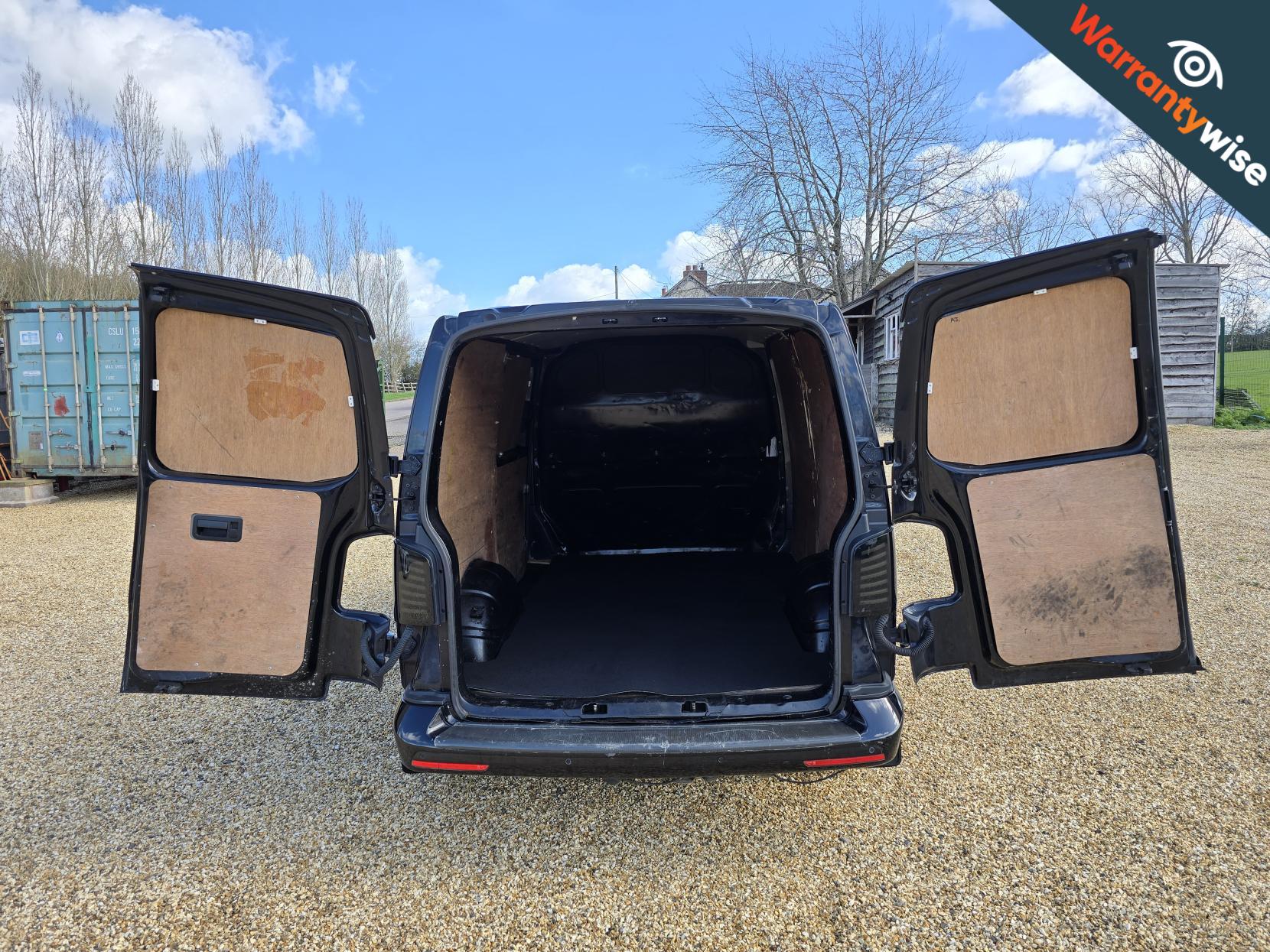 Volkswagen Transporter 2.0 BiTDI T32 Highline Panel Van 4dr Diesel DSG L1 H1 (214 g/km, 178 bhp)