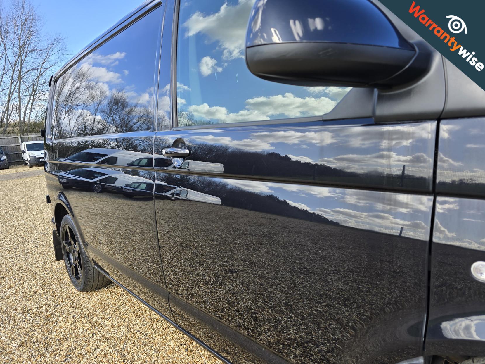 Volkswagen Transporter 2.0 BiTDI T32 Highline Panel Van 4dr Diesel DSG L1 H1 (214 g/km, 178 bhp)