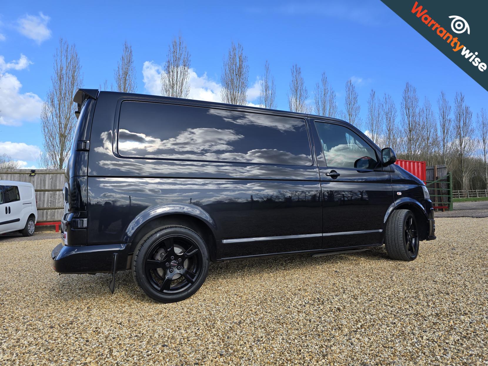 Volkswagen Transporter 2.0 BiTDI T32 Highline Panel Van 4dr Diesel DSG L1 H1 (214 g/km, 178 bhp)