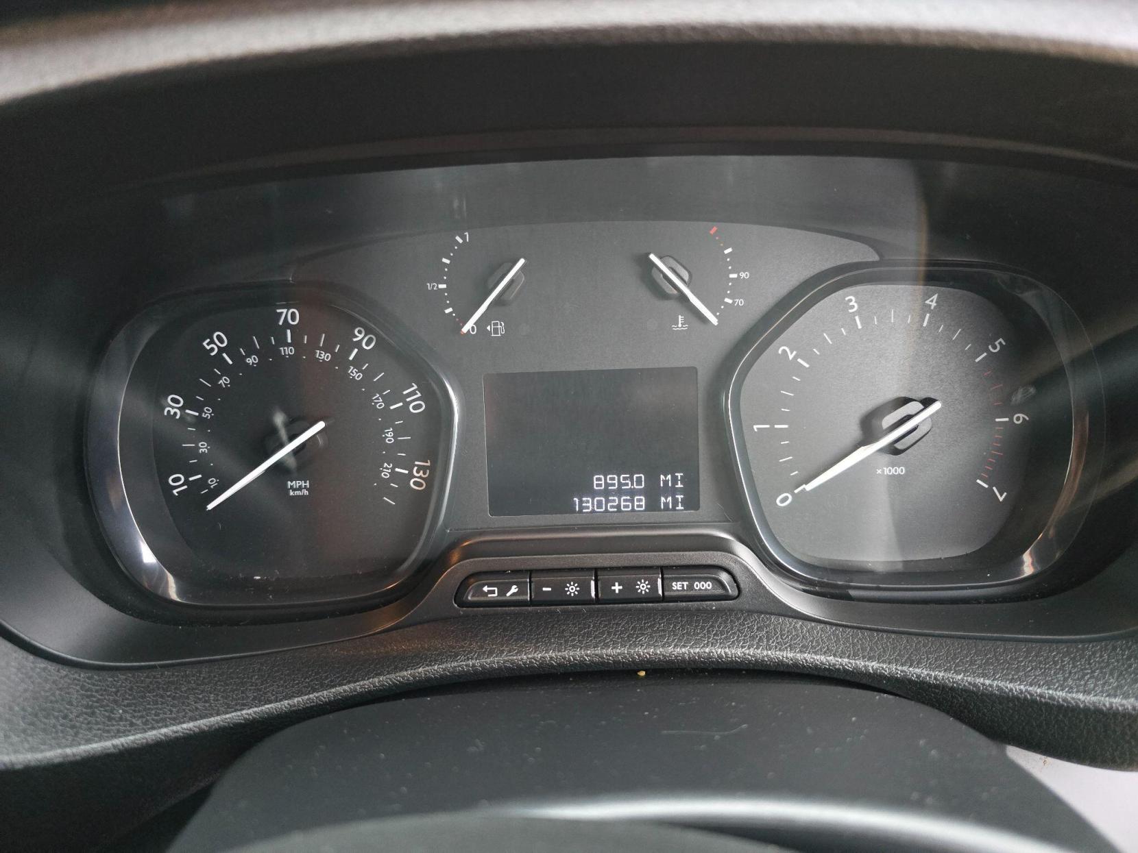 Peugeot Expert 2.0 BlueHDi 1400 Professional Long Panel Van LWB Euro 6 (s/s) 6dr