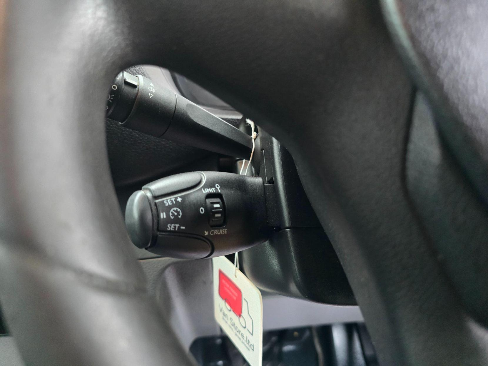 Peugeot Expert 2.0 BlueHDi 1400 Professional Long Panel Van LWB Euro 6 (s/s) 6dr