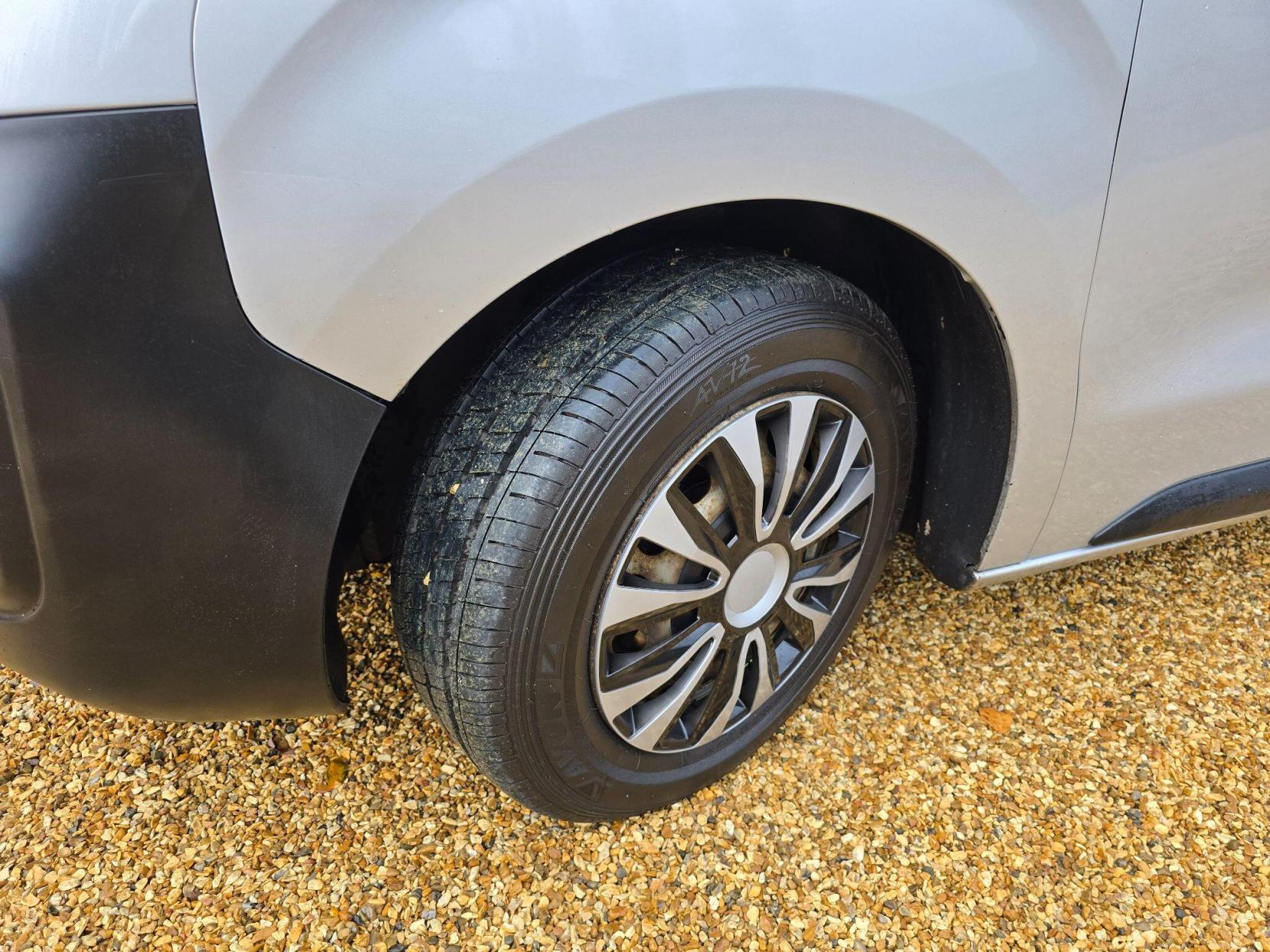 Peugeot Expert 2.0 BlueHDi 1400 Professional Long Panel Van LWB Euro 6 (s/s) 6dr