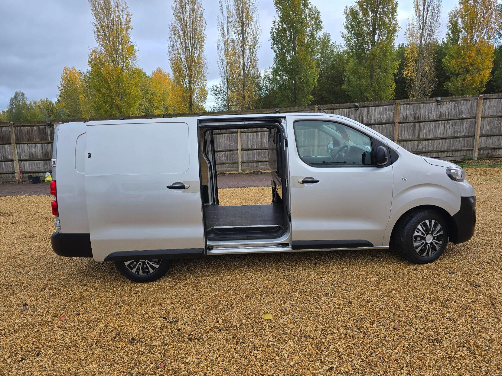 Peugeot Expert 2.0 BlueHDi 1400 Professional Long Panel Van LWB Euro 6 (s/s) 6dr