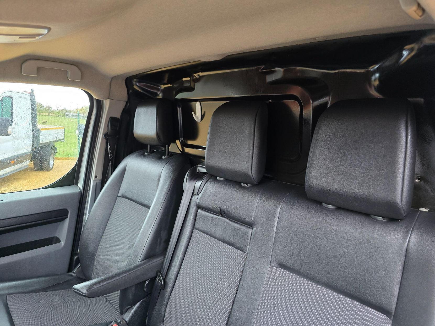 Peugeot Expert 2.0 BlueHDi 1400 Professional Long Panel Van LWB Euro 6 (s/s) 6dr