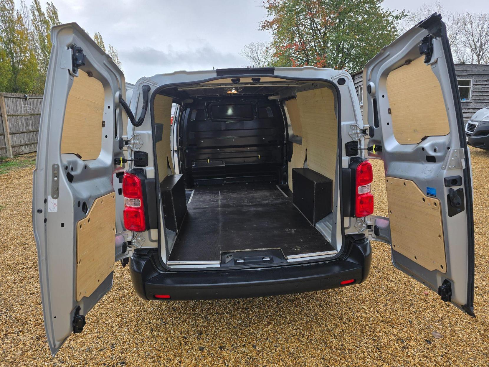 Peugeot Expert 2.0 BlueHDi 1400 Professional Long Panel Van LWB Euro 6 (s/s) 6dr