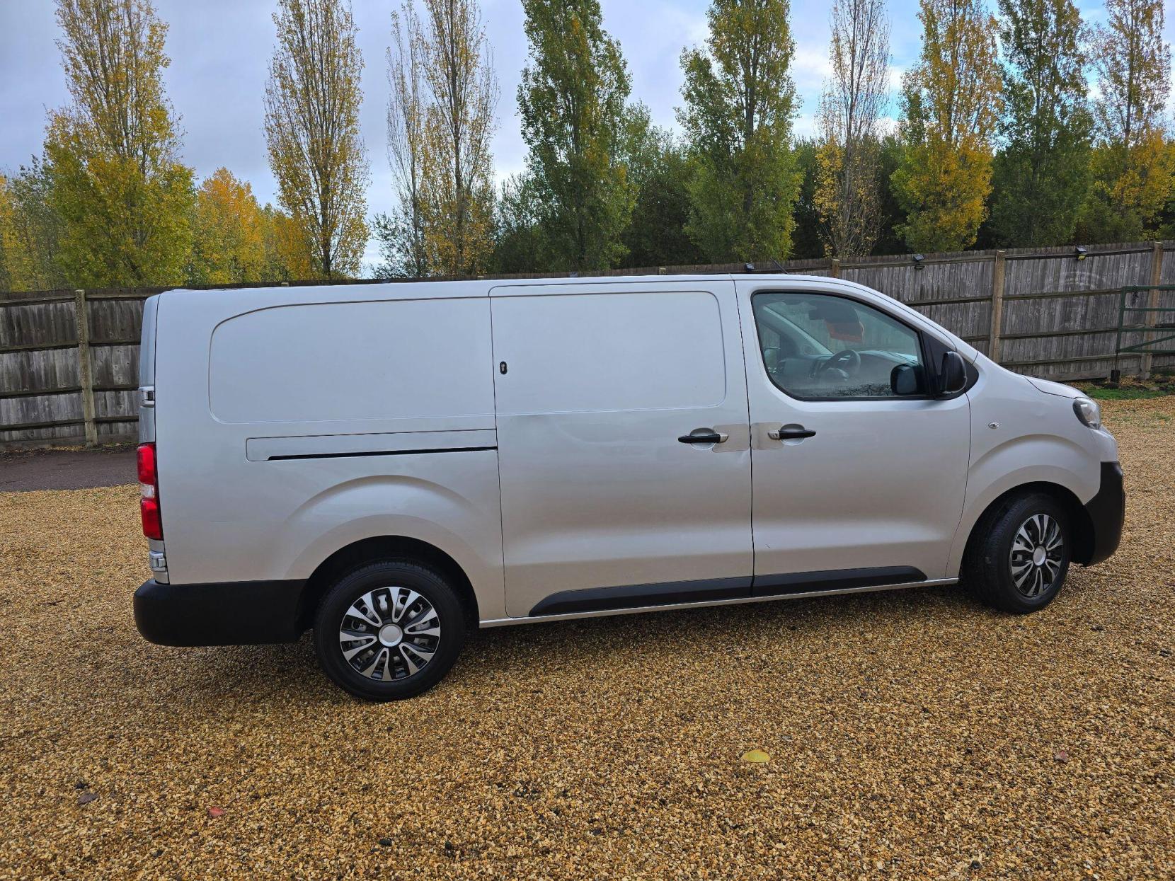 Peugeot Expert 2.0 BlueHDi 1400 Professional Long Panel Van LWB Euro 6 (s/s) 6dr