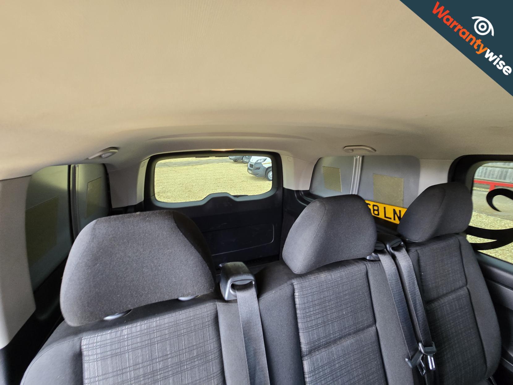 Mercedes-Benz Vito 2.1 119 CDI BlueTEC Sport Crew Van Double Cab 5dr Diesel G-Tronic+ RWD L2 Euro 6 (s/s) (LWB) (190 ps)