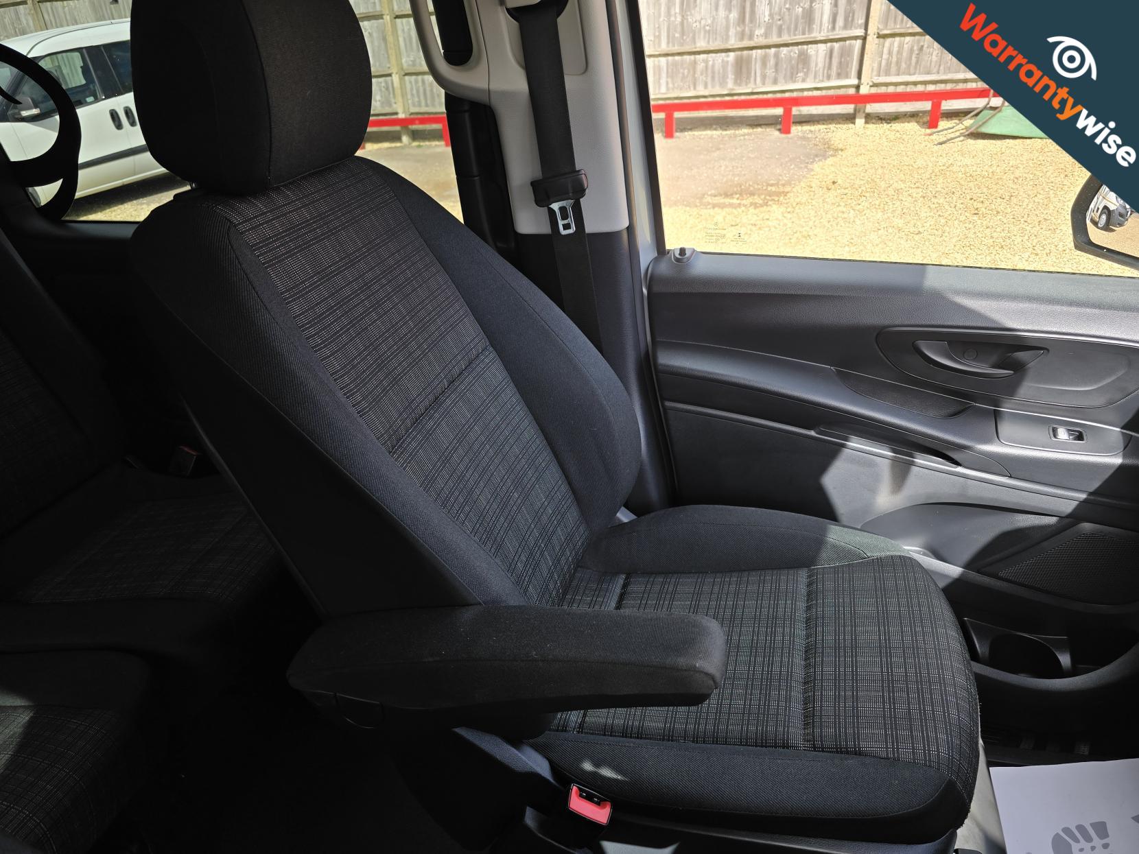 Mercedes-Benz Vito 2.1 119 CDI BlueTEC Sport Crew Van Double Cab 5dr Diesel G-Tronic+ RWD L2 Euro 6 (s/s) (LWB) (190 ps)