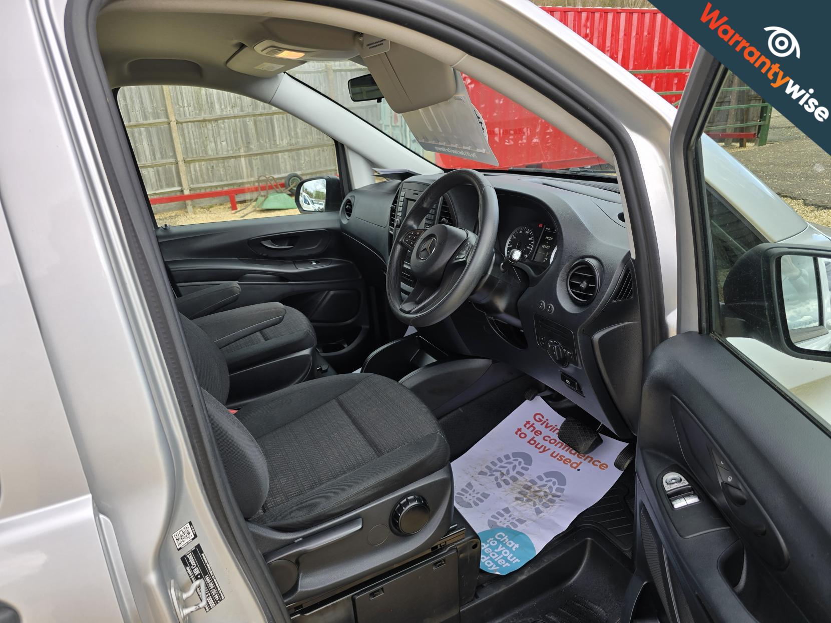 Mercedes-Benz Vito 2.1 119 CDI BlueTEC Sport Crew Van Double Cab 5dr Diesel G-Tronic+ RWD L2 Euro 6 (s/s) (LWB) (190 ps)