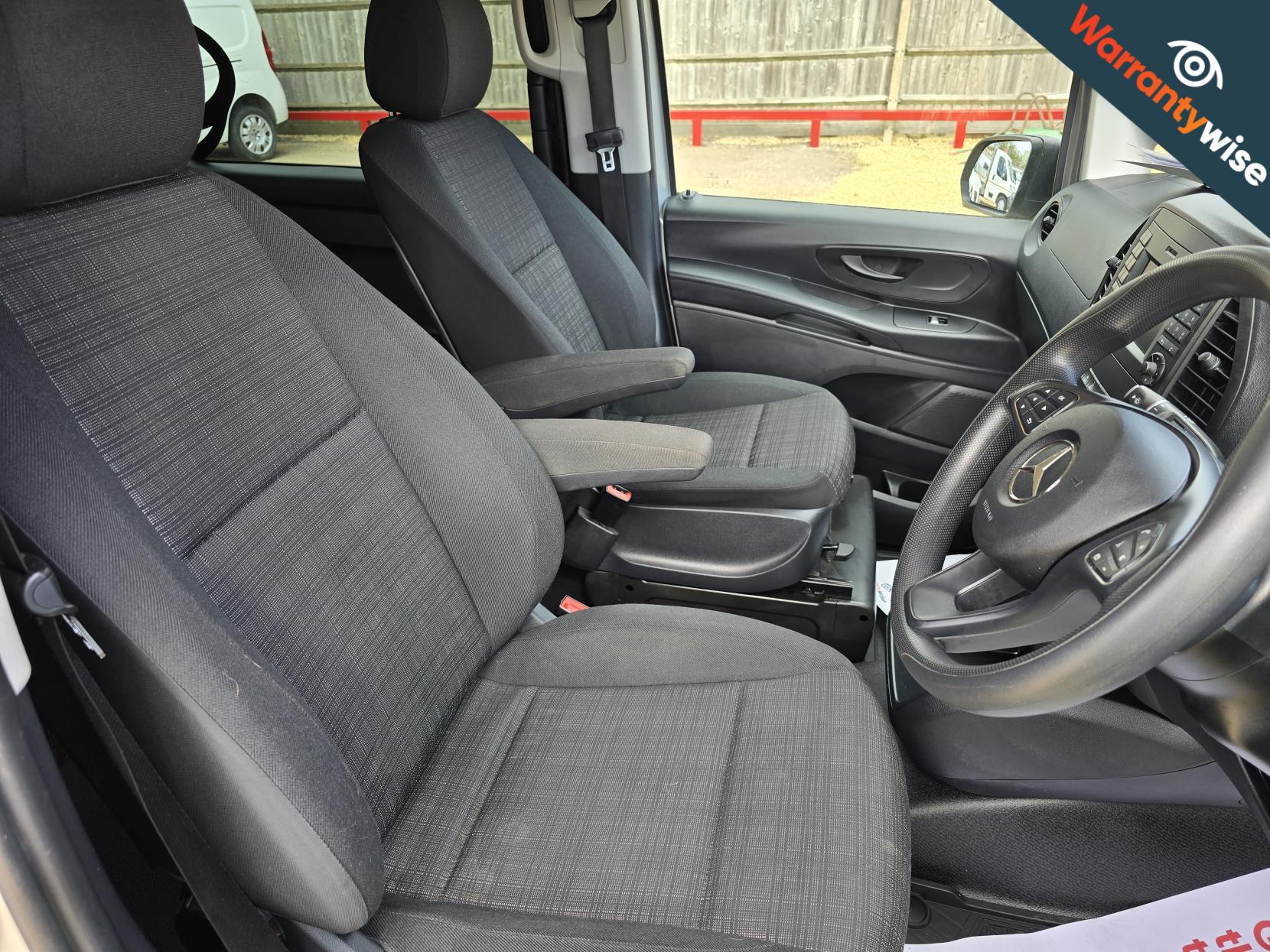 Mercedes-Benz Vito 2.1 119 CDI BlueTEC Sport Crew Van Double Cab 5dr Diesel G-Tronic+ RWD L2 Euro 6 (s/s) (LWB) (190 ps)