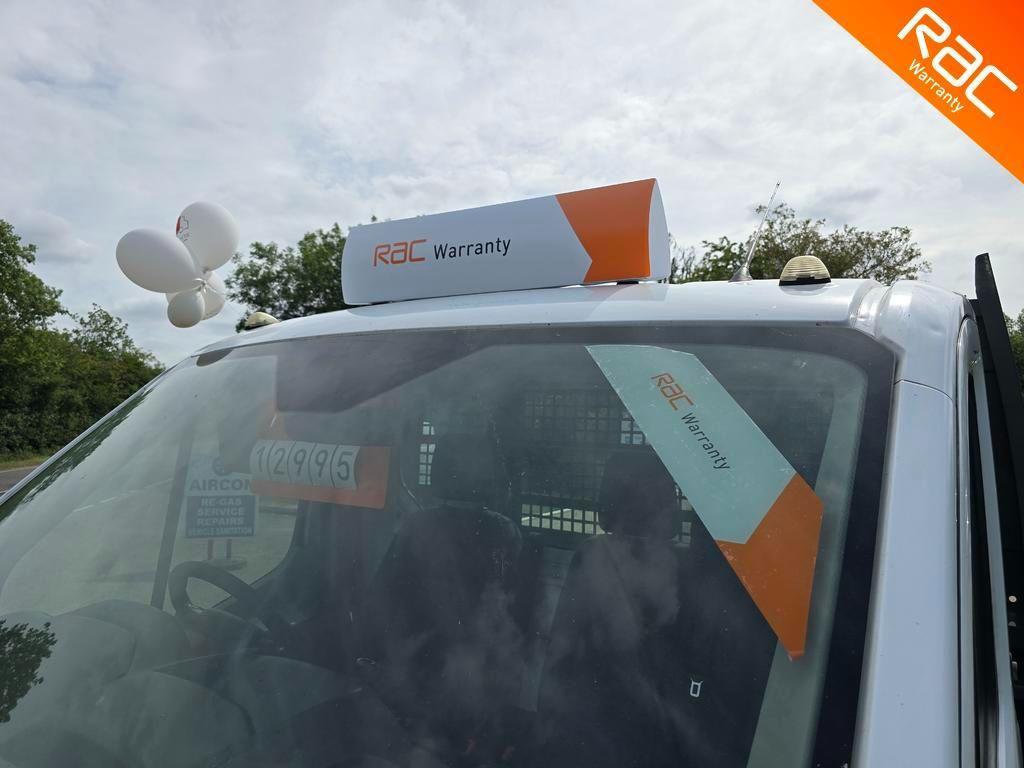 Ford Transit 2.2 TDCi 350 RWD L2 2dr (3-Way)