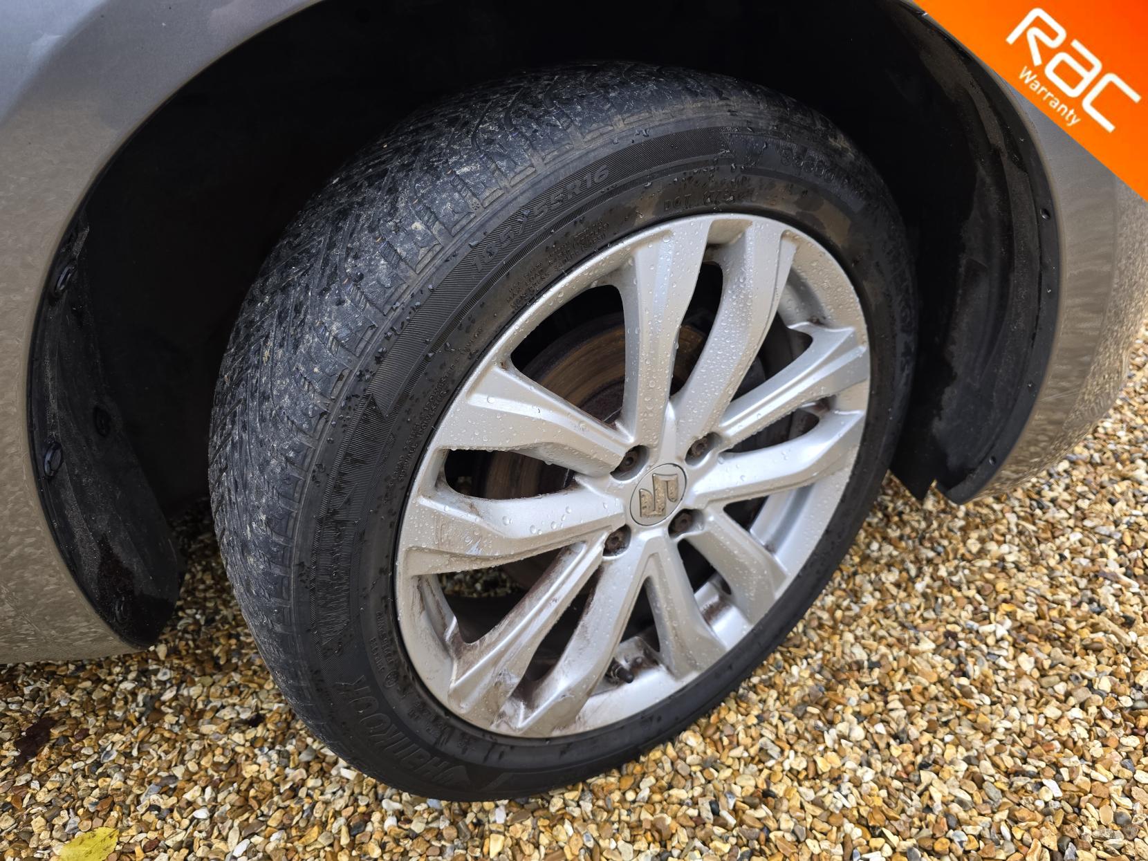 Suzuki Swift 1.2 SZ3 Hatchback 3dr Petrol Manual Euro 5 (94 ps)