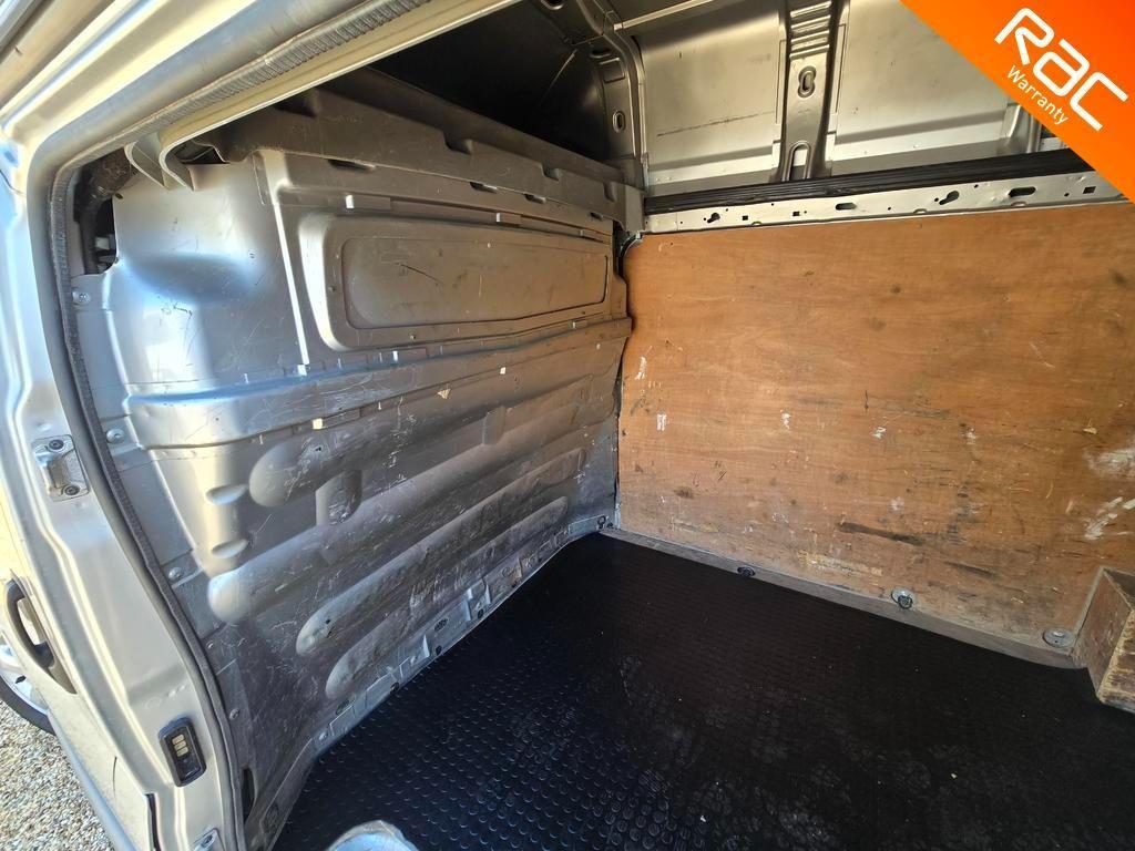 Vauxhall Vivaro 2.0 2900 CDTi FWD L1 H3 4dr