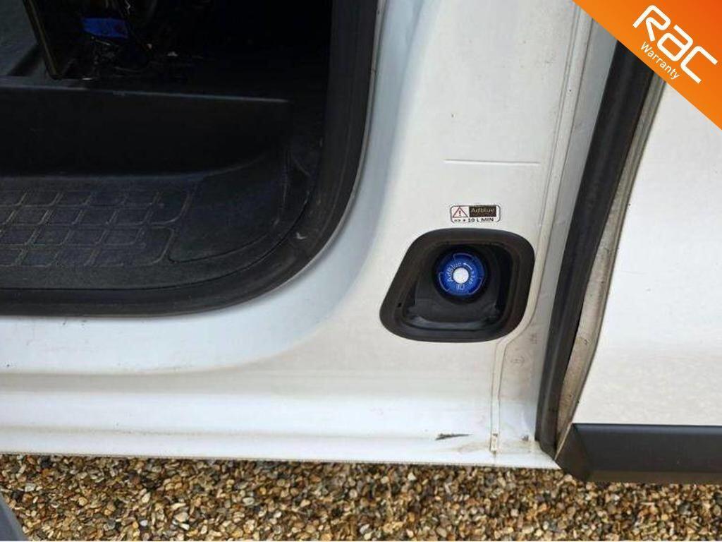 Peugeot Expert 2.0 BlueHDi 1400 Professional Premium Standard Panel Van MWB Euro 6 (s/s) 6dr