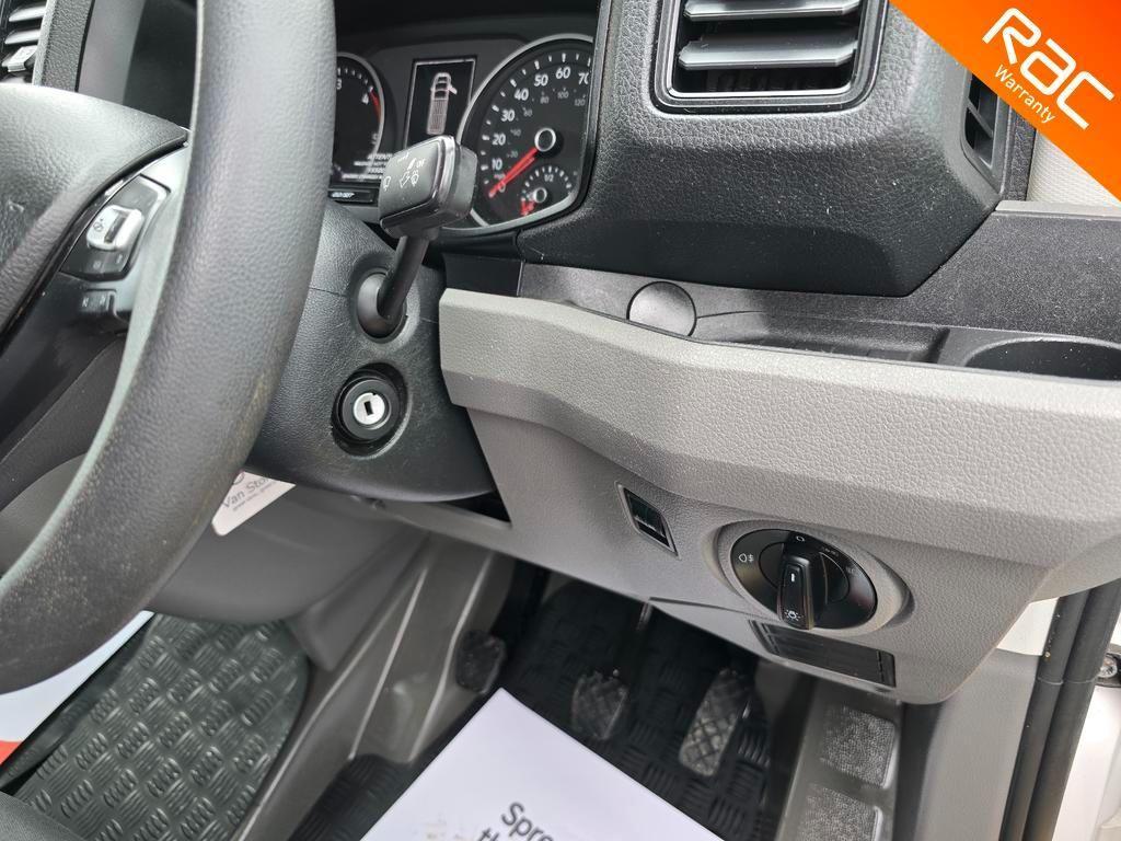 Volkswagen Crafter 2.0 TDI CR35 Trendline FWD MWB Euro 6 (s/s) 5dr