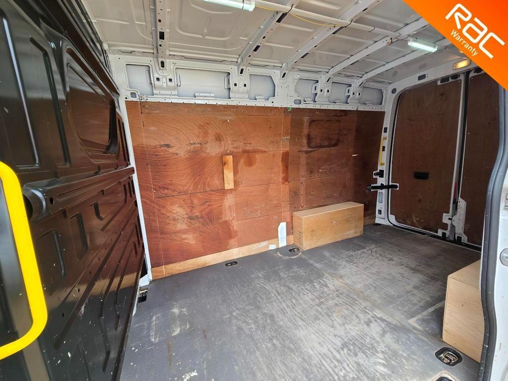 Volkswagen Crafter 2.0 TDI CR35 Trendline FWD MWB Euro 6 (s/s) 5dr