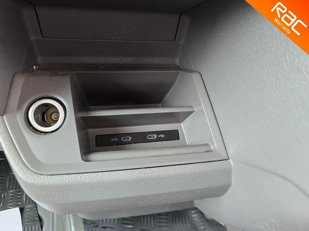 Volkswagen Crafter 2.0 TDI CR35 Trendline FWD MWB Euro 6 (s/s) 5dr