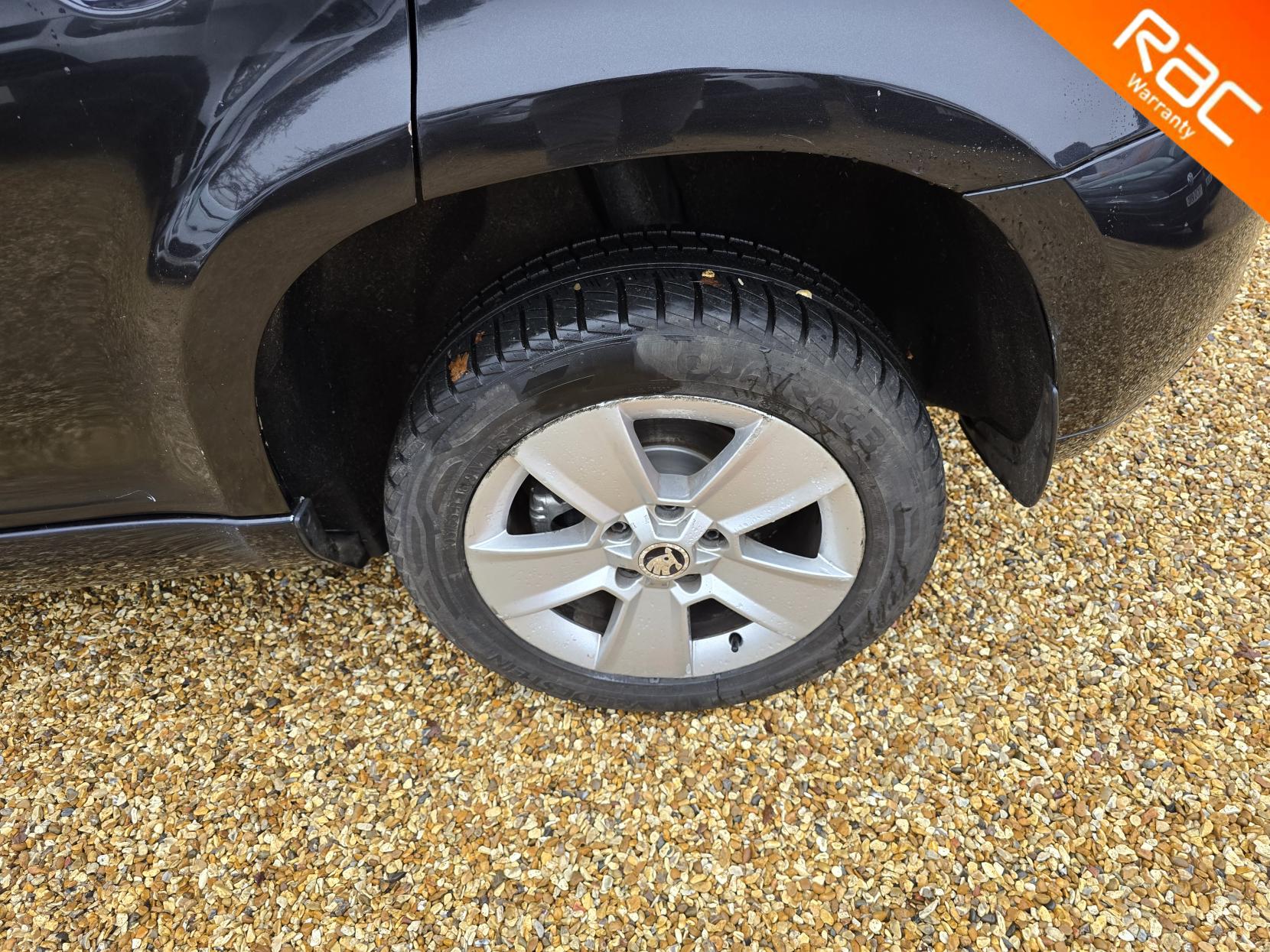 Skoda Yeti 1.6 TDI GreenLine II S SUV 5dr Diesel Manual Euro 5 (s/s) (105 ps)