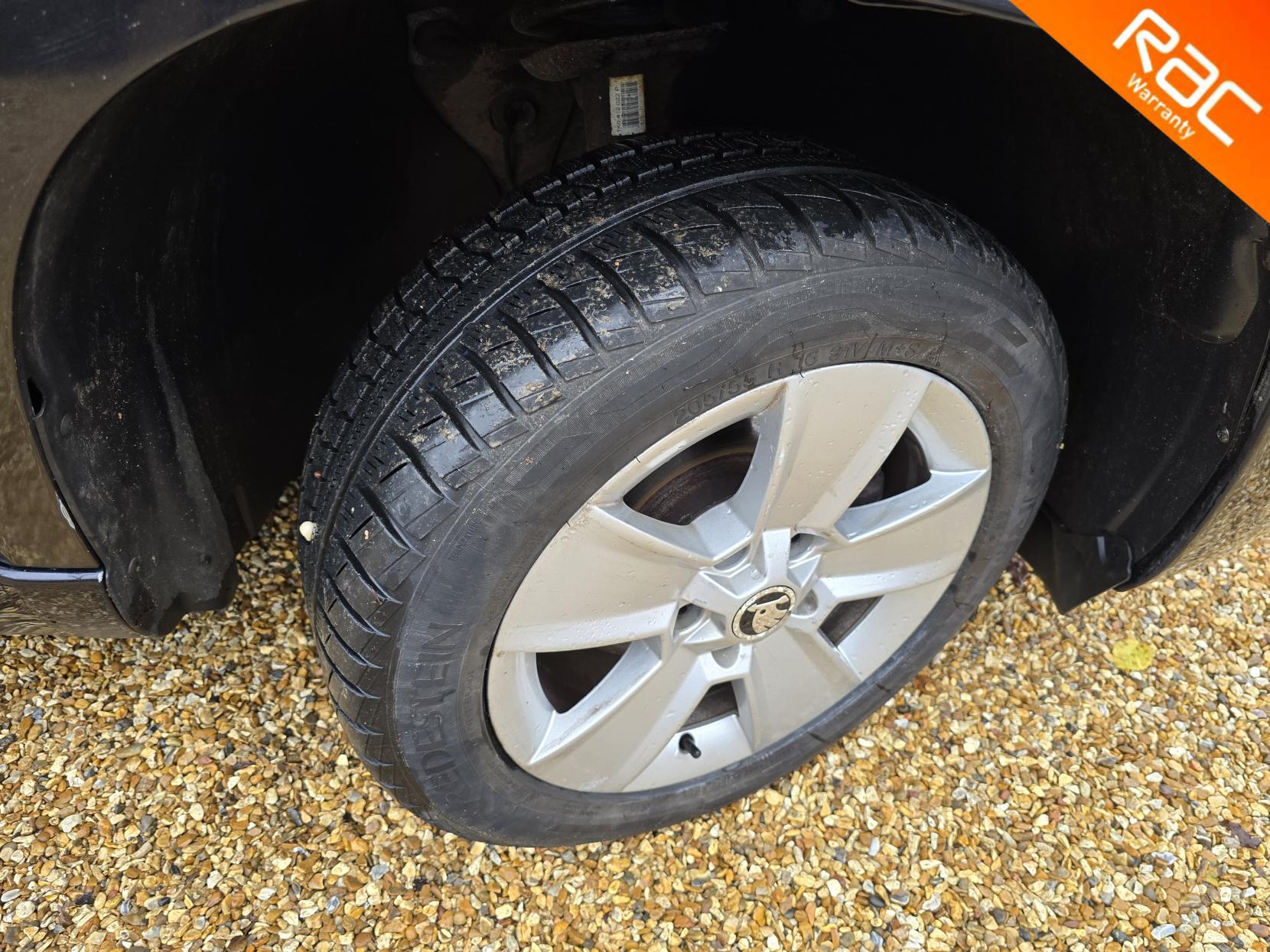 Skoda Yeti 1.6 TDI GreenLine II S SUV 5dr Diesel Manual Euro 5 (s/s) (105 ps)